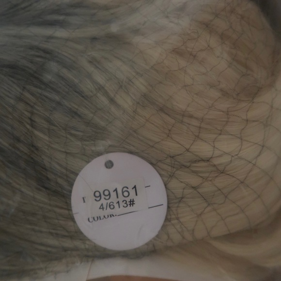 Synthetic Blonde “Blob” wig 💇🏼‍♀️ - Picture 7 of 7